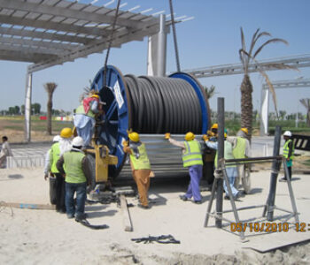 Fixing of cable drum at cable jack and removal of cable drum cover.